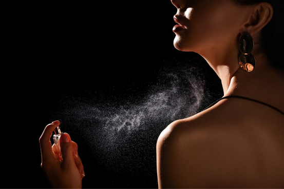 The true relationship between pheromones and the three-note structure of perfume